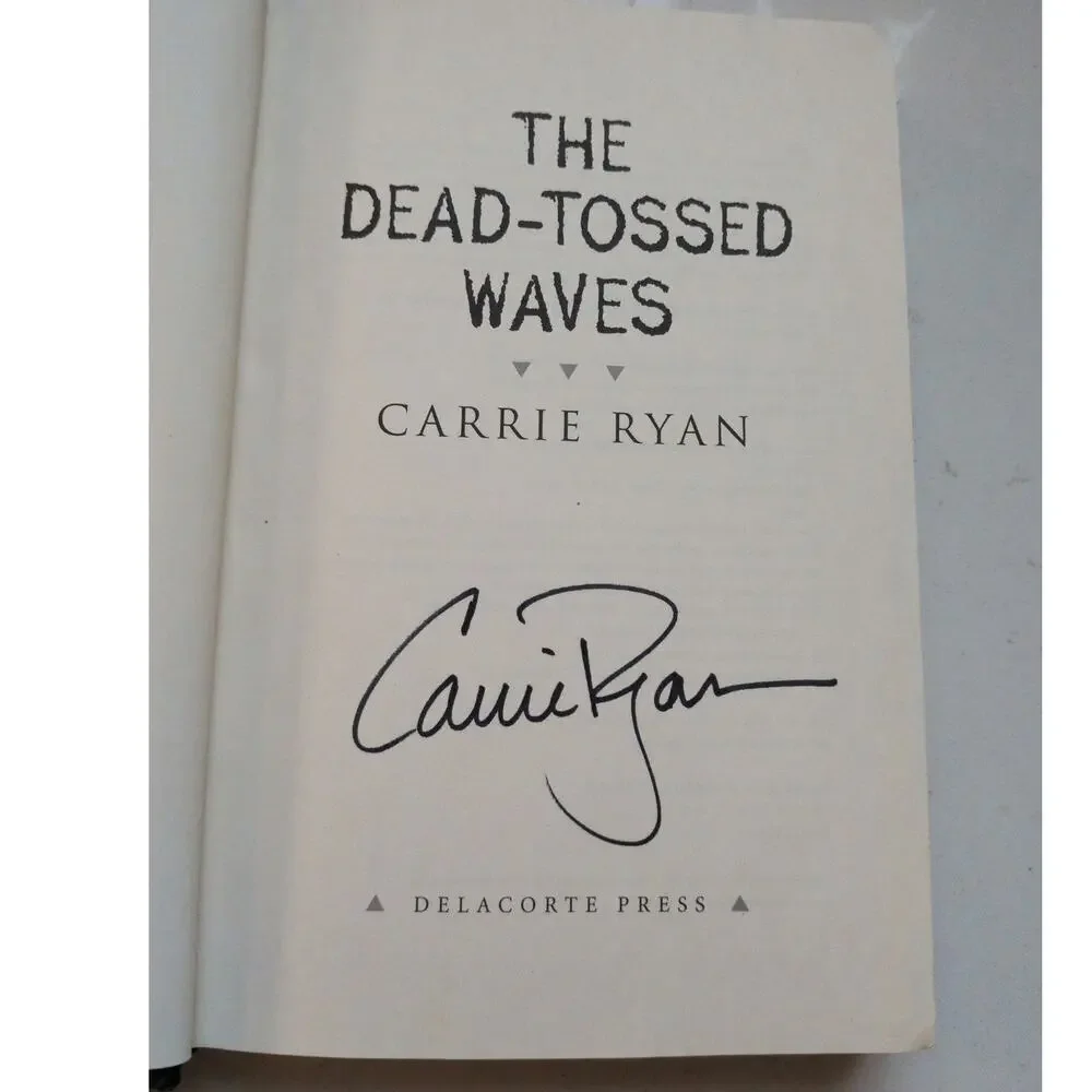 The Dead Tossed Waves Carrie Ryan SIGNED 1st Edition Hardcover 2010 YA Horror